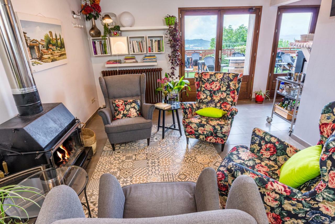 Emphasis Guest House Casserres Eksteriør bilde