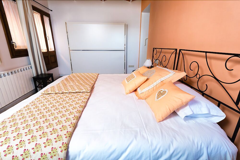 Emphasis Guest House Casserres Eksteriør bilde