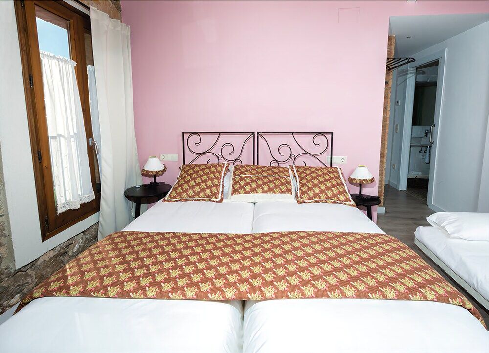Emphasis Guest House Casserres Eksteriør bilde